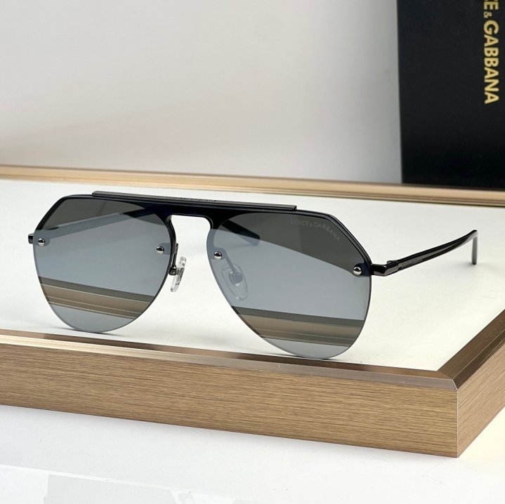 Dolce & Gabbana DG Sunglasses – Oversized Square Frame with Crystal DG Logo | Gold & Black