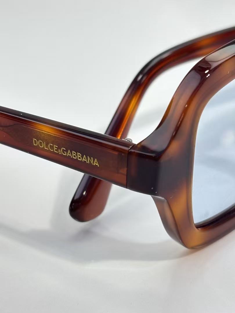 Dolce & Gabbana DG Sunglasses – Oversized Square Frame with Crystal DG Logo
