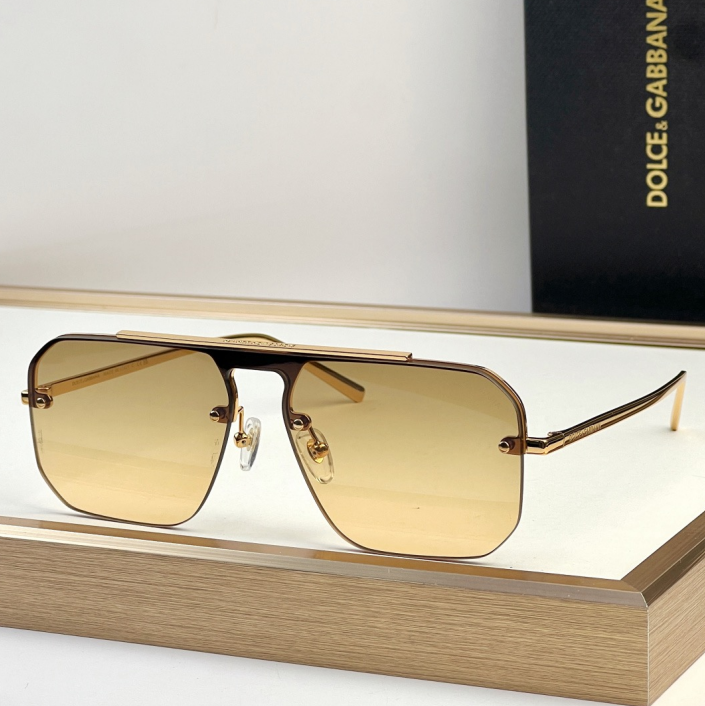 Dolce & Gabbana DG Sunglasses – Oversized Square Frame with Crystal DG Logo