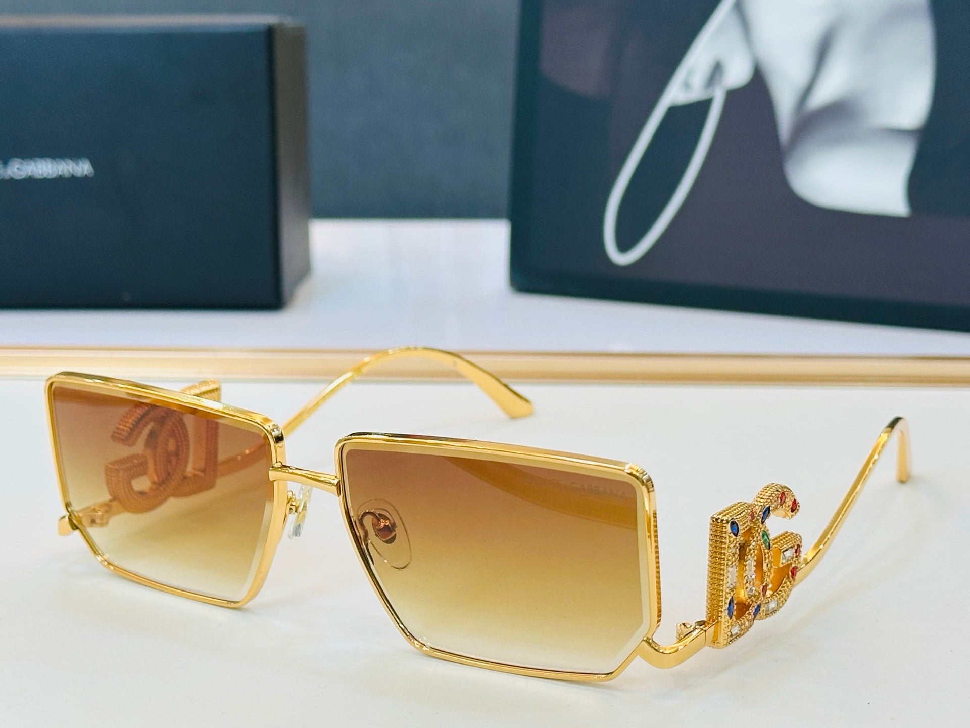 Dolce & Gabbana DG Sunglasses – Oversized Square Frame with Crystal DG Logo