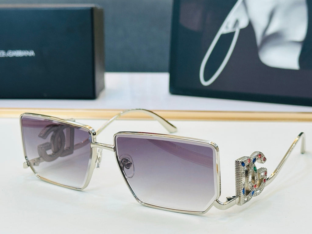 Dolce & Gabbana DG Sunglasses – Oversized Square Frame with Crystal DG Logo