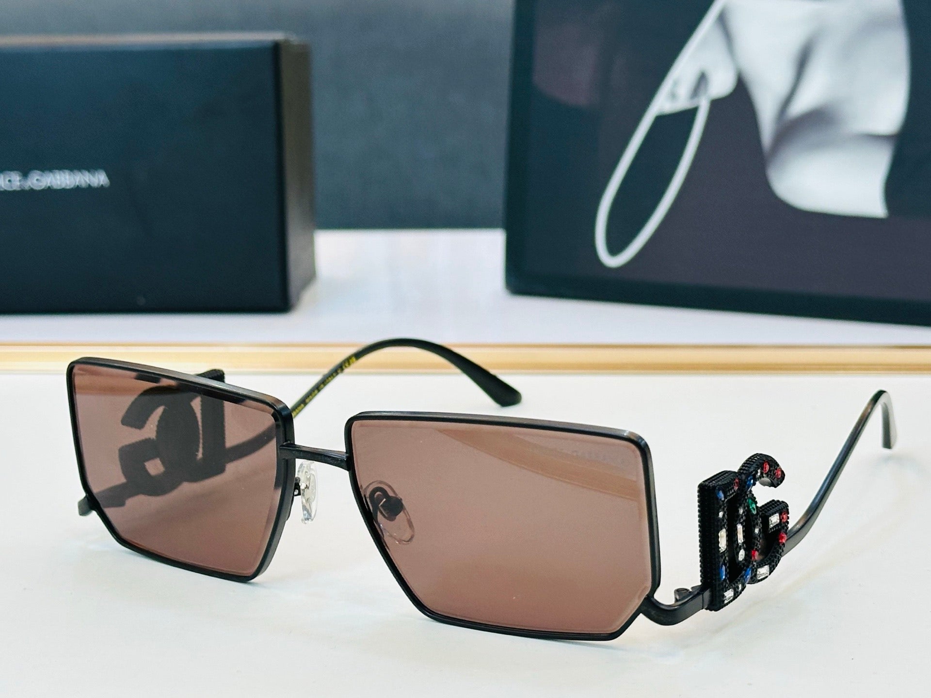 Dolce & Gabbana DG Sunglasses – Oversized Square Frame with Crystal DG Logo