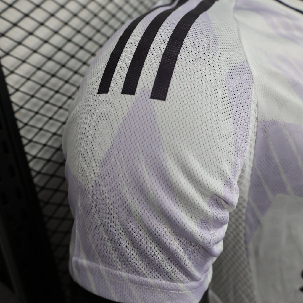 2025-26 Manchester United Away Player Edition Jersey - White