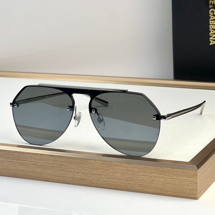 Dolce & Gabbana DG Sunglasses – Oversized Square Frame with Crystal DG Logo | Gold & Black