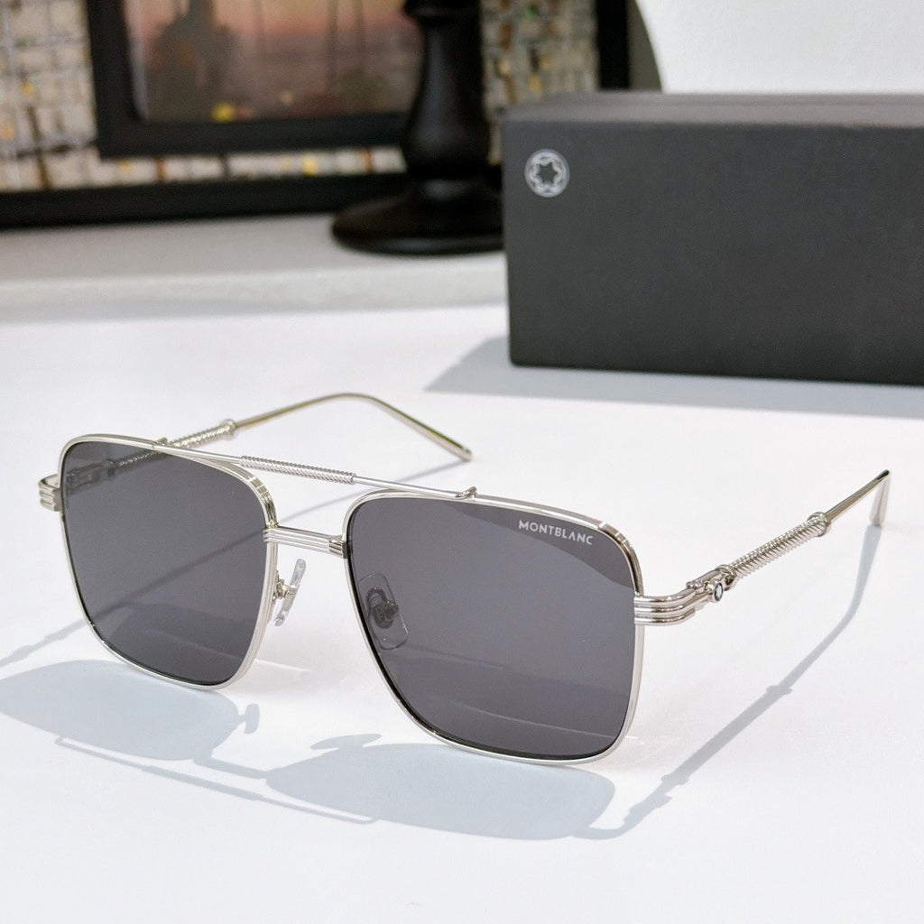 Dolce & Gabbana DG Sunglasses – Oversized Square Frame with Crystal DG Logo