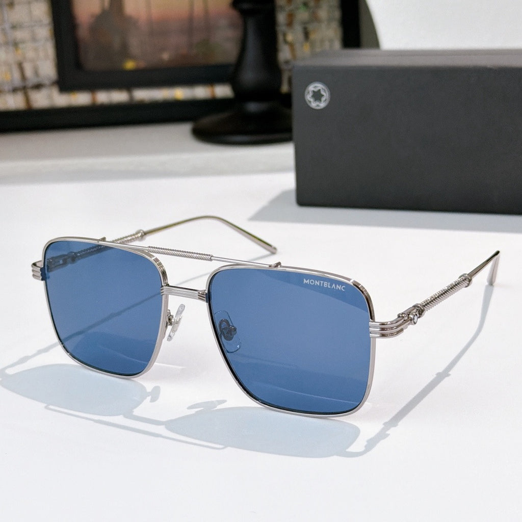 Dolce & Gabbana DG Sunglasses – Oversized Square Frame with Crystal DG Logo
