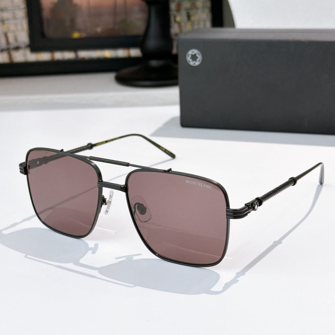 Dolce & Gabbana DG Sunglasses – Oversized Square Frame with Crystal DG Logo