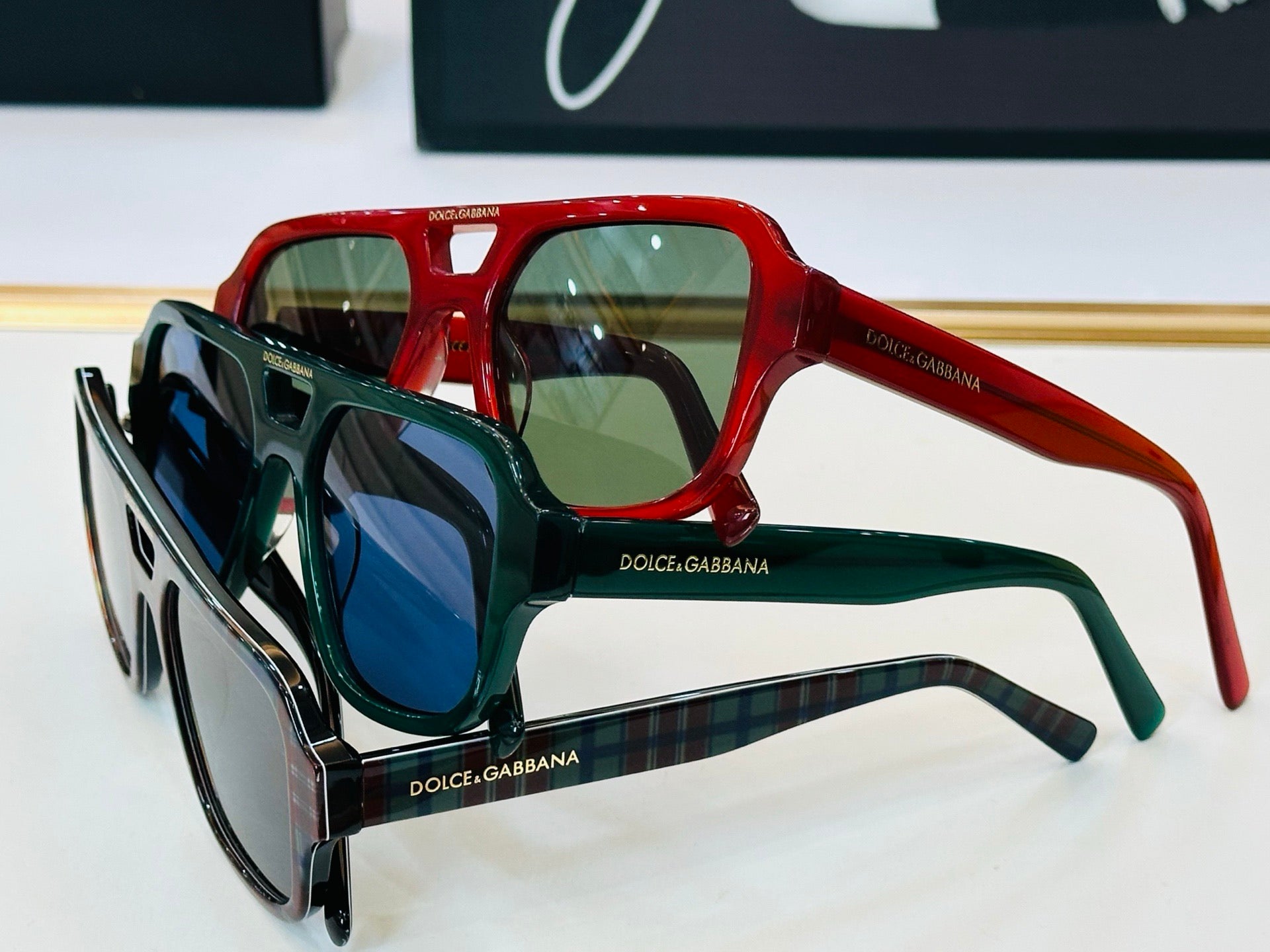 Dolce & Gabbana DG Sunglasses – Oversized Square Frame with Crystal DG Logo