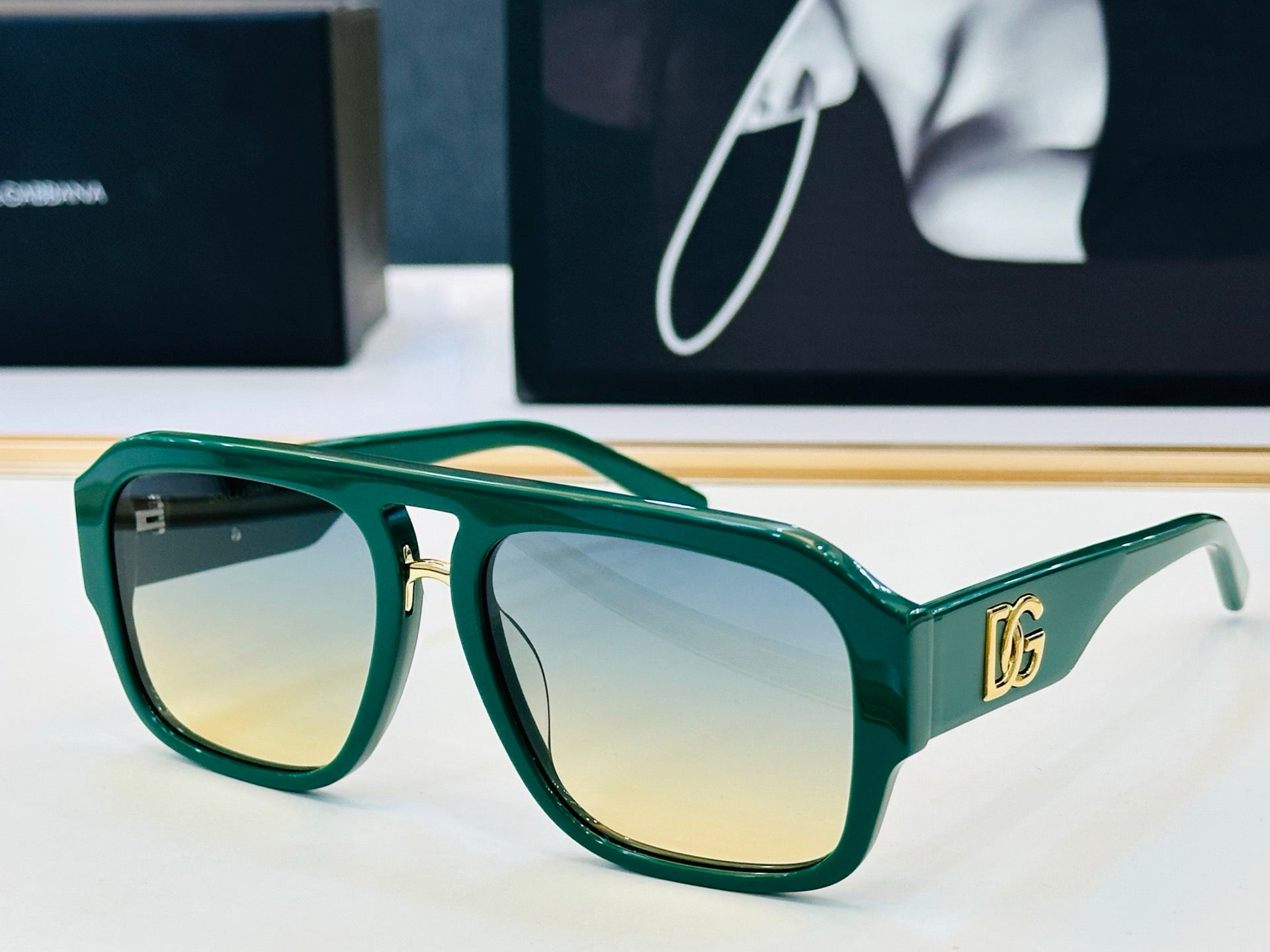 Dolce & Gabbana DG Sunglasses – Oversized Square Frame with Crystal DG Logo