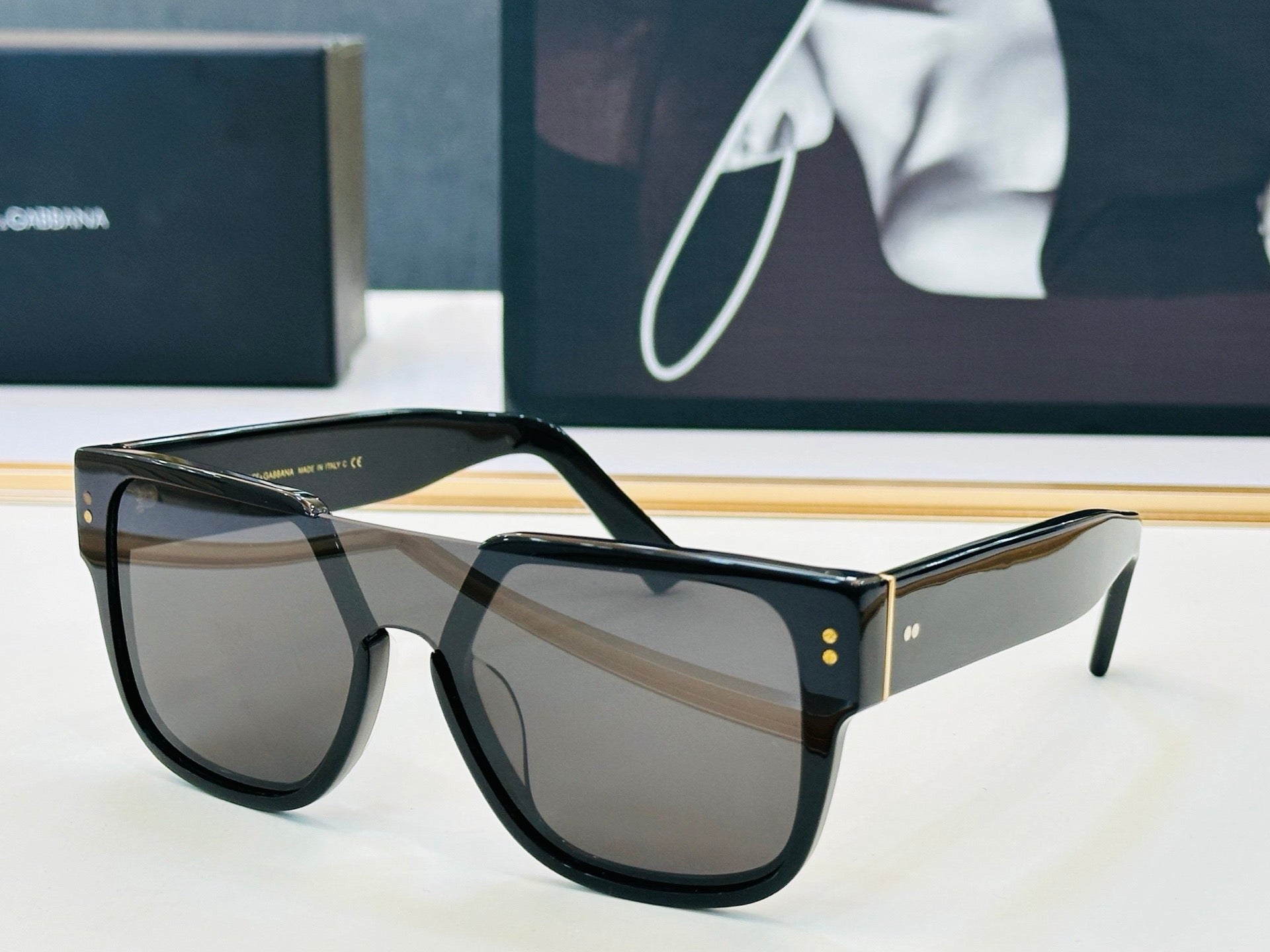 Dolce & Gabbana DG Sunglasses – Oversized Square Frame with Crystal DG Logo