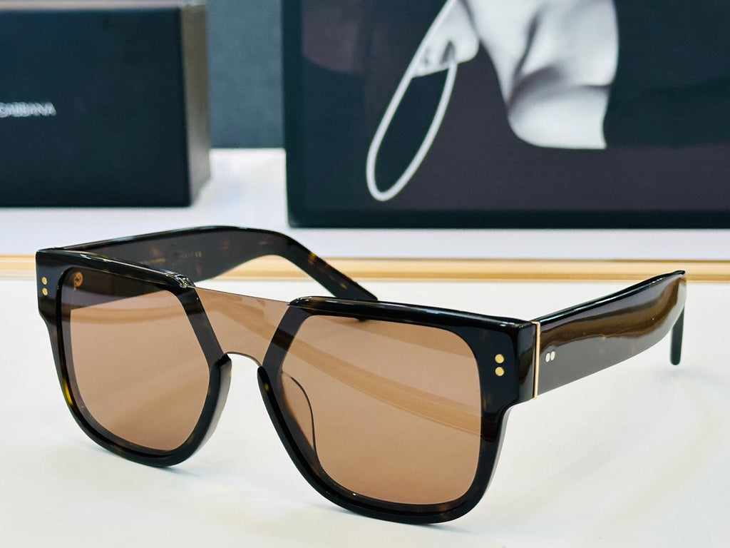Dolce & Gabbana DG Sunglasses – Oversized Square Frame with Crystal DG Logo