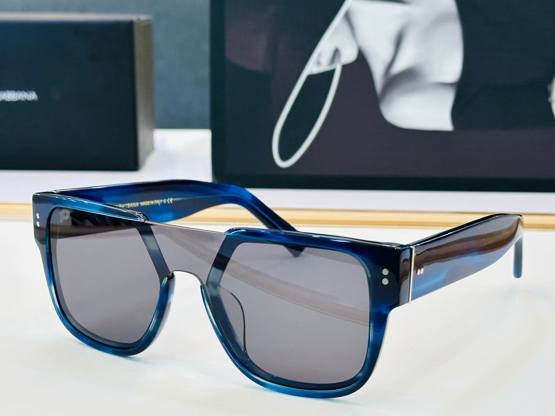 Dolce & Gabbana DG Sunglasses – Oversized Square Frame with Crystal DG Logo