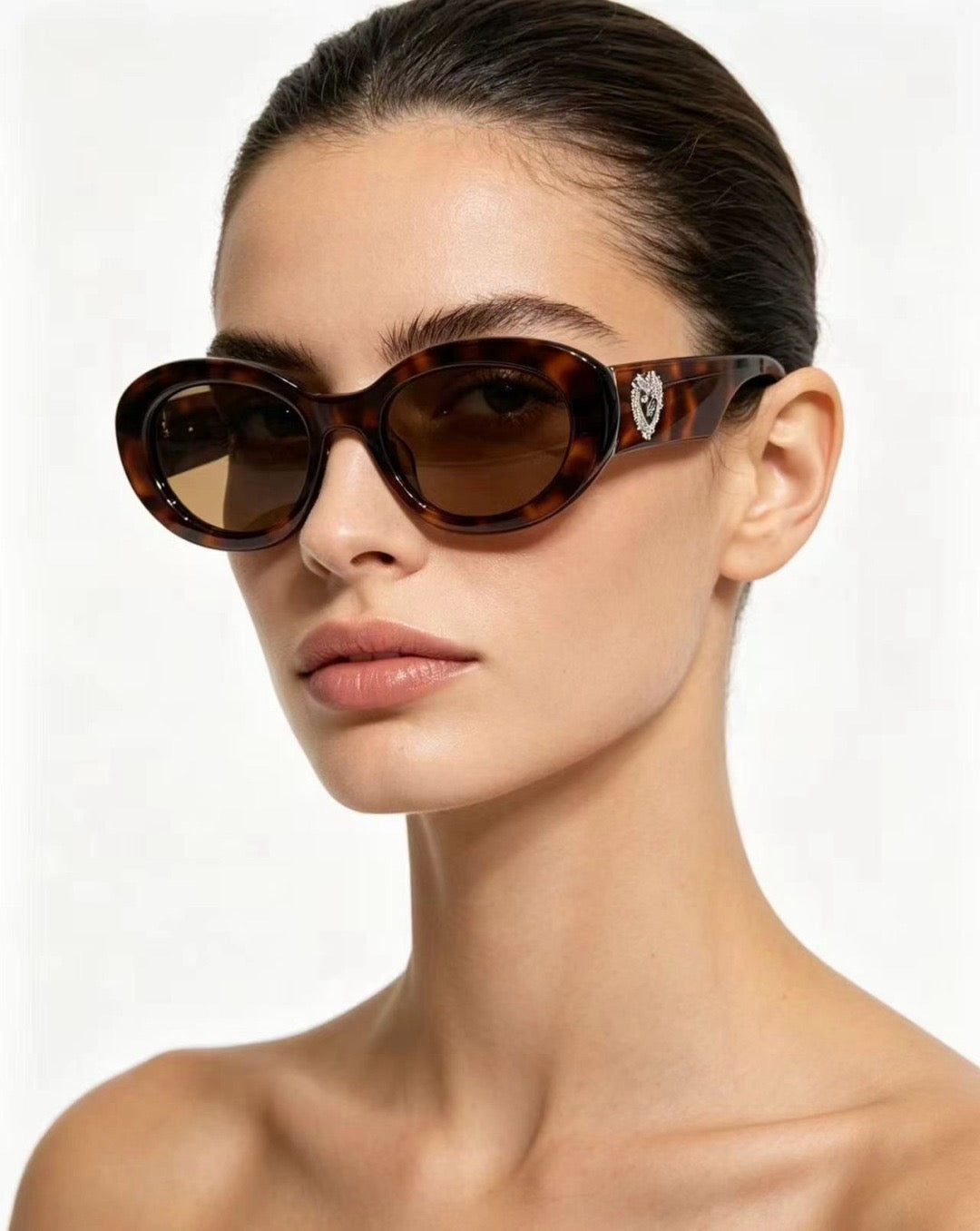 Dolce & Gabbana DG Sunglasses – Oversized Square Frame with Crystal DG Logo