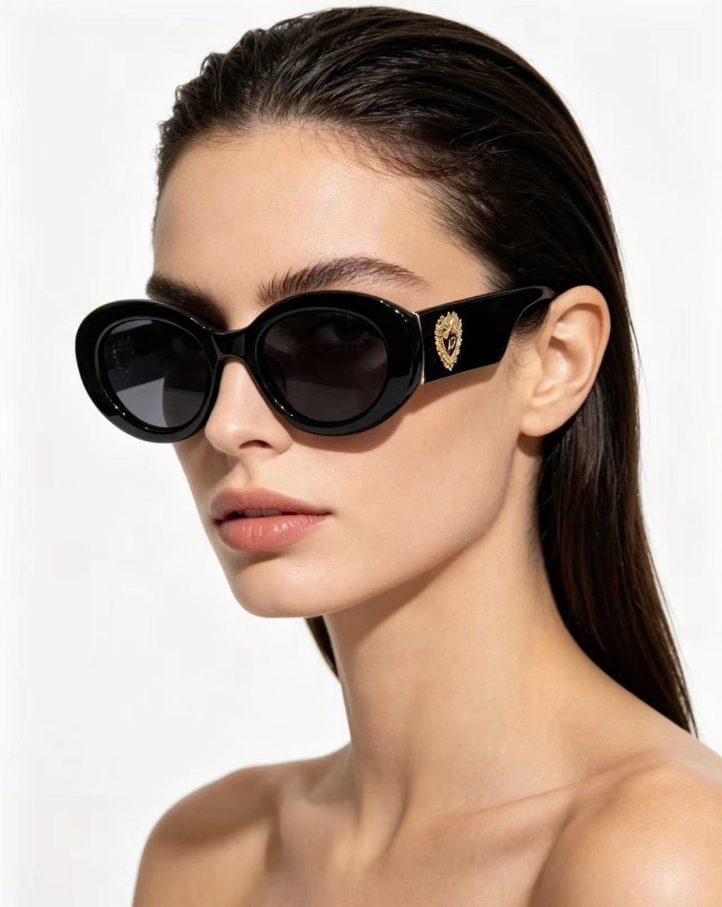 Dolce & Gabbana DG Sunglasses – Oversized Square Frame with Crystal DG Logo