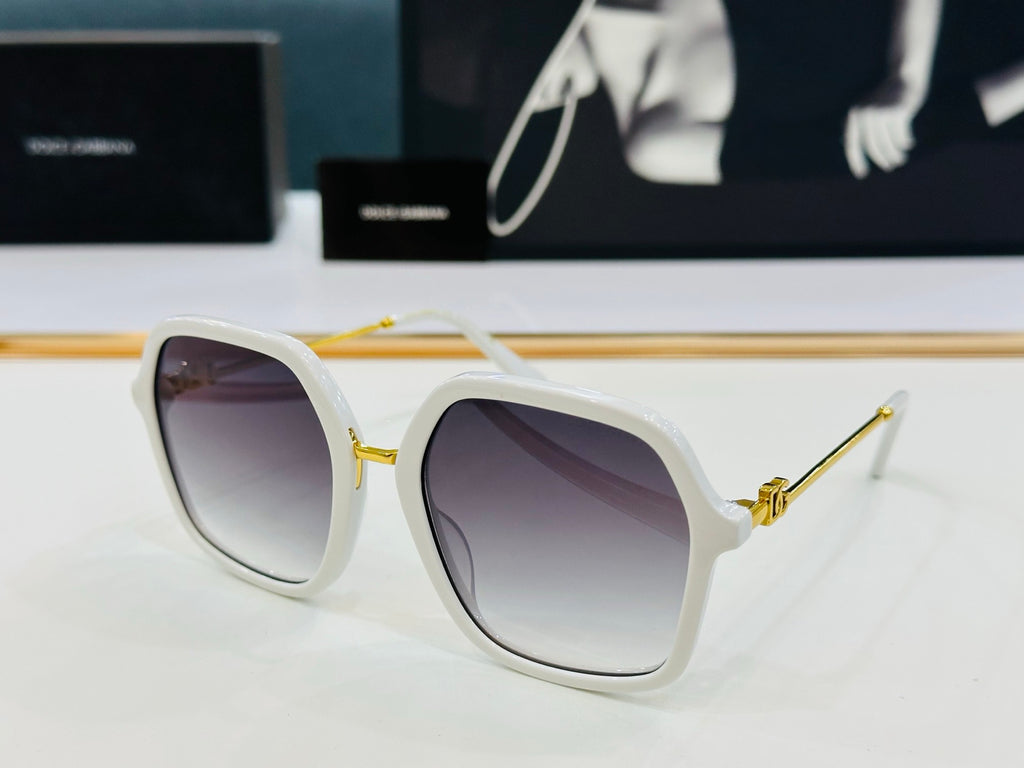 Dolce & Gabbana DG Sunglasses – Oversized Square Frame with Crystal DG Logo