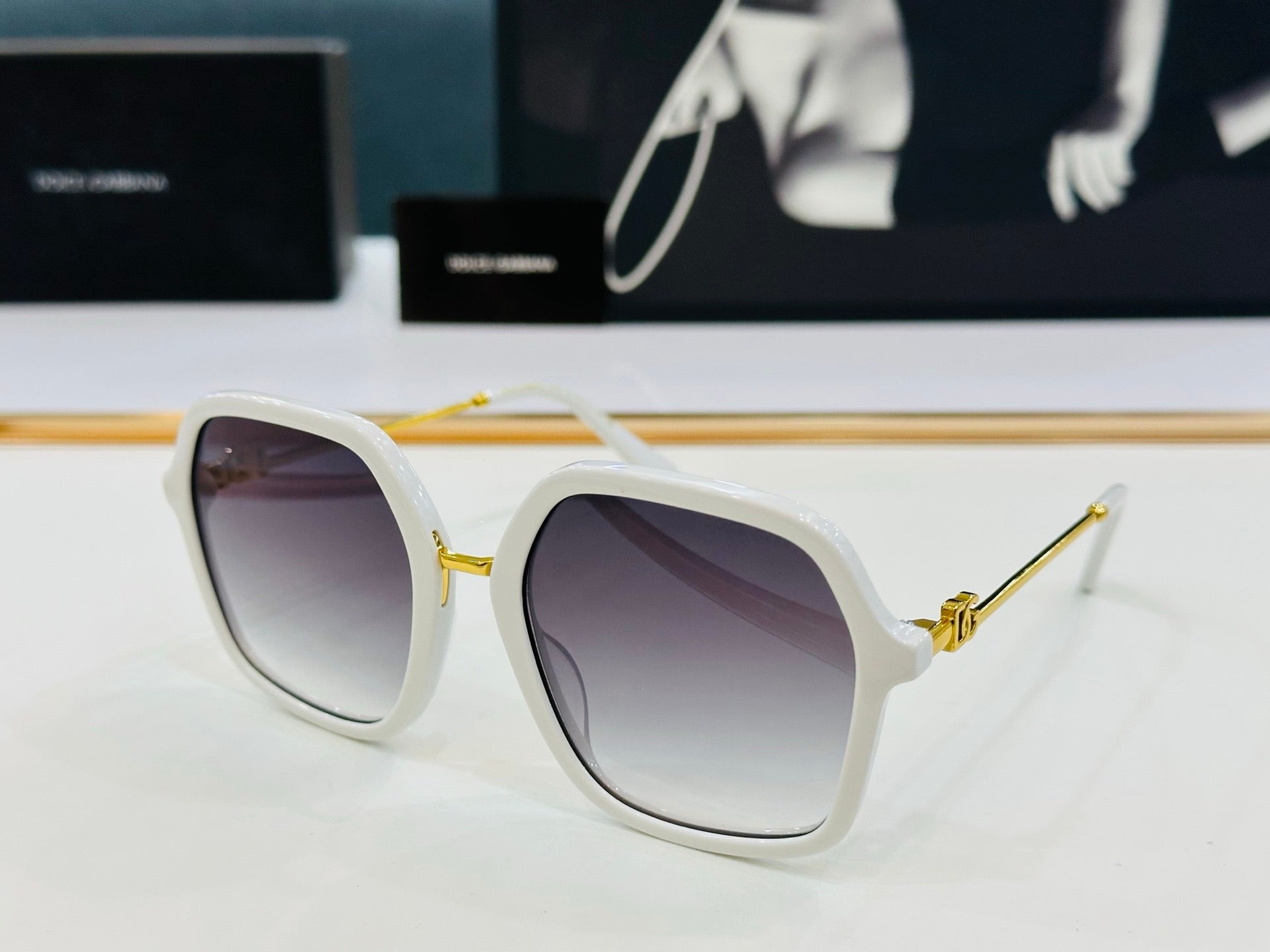 Dolce & Gabbana DG Sunglasses – Oversized Square Frame with Crystal DG Logo