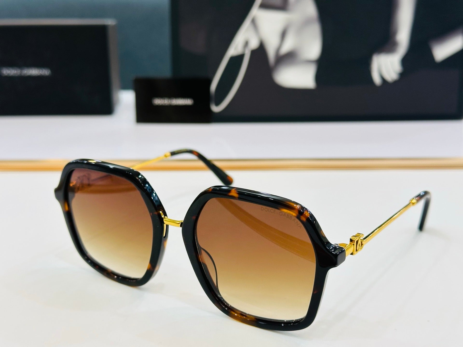 Dolce & Gabbana DG Sunglasses – Oversized Square Frame with Crystal DG Logo