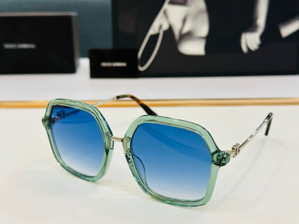Dolce & Gabbana DG Sunglasses – Oversized Square Frame with Crystal DG Logo