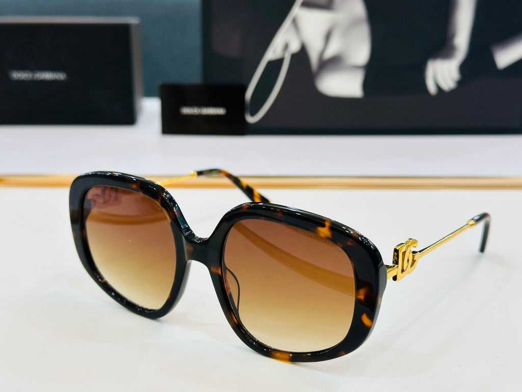Dolce & Gabbana DG Sunglasses – Oversized Square Frame with Crystal DG Logo