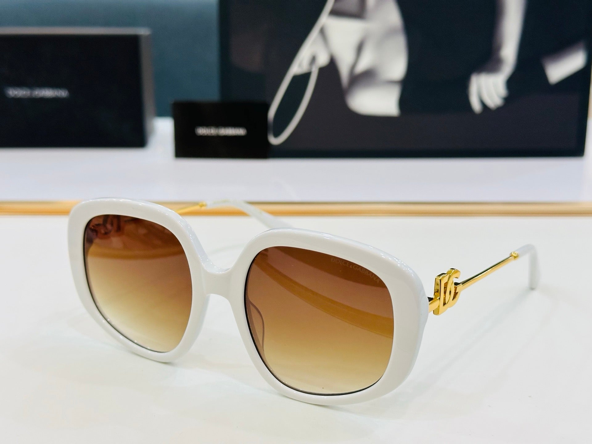 Dolce & Gabbana DG Sunglasses – Oversized Square Frame with Crystal DG Logo