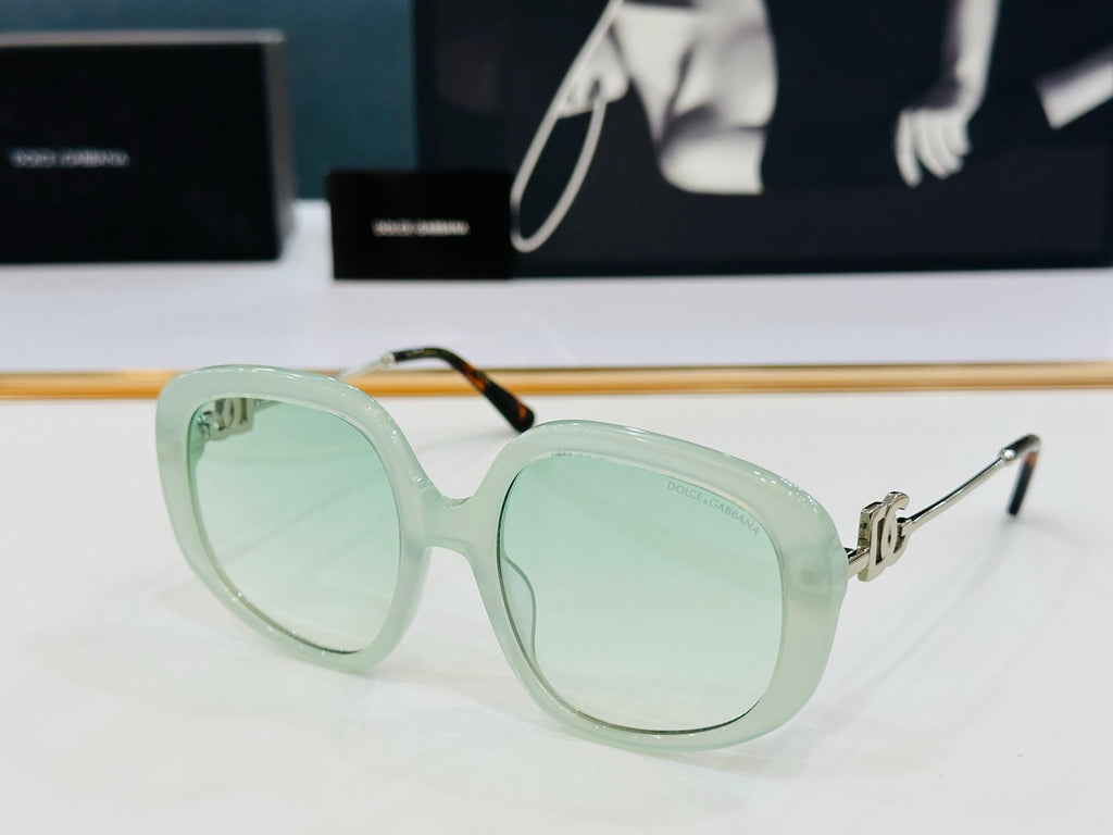 Dolce & Gabbana DG Sunglasses – Oversized Square Frame with Crystal DG Logo