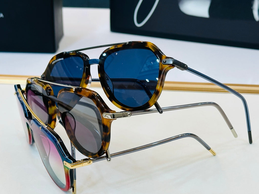 Dolce & Gabbana DG Sunglasses – Oversized Square Frame with Crystal DG Logo