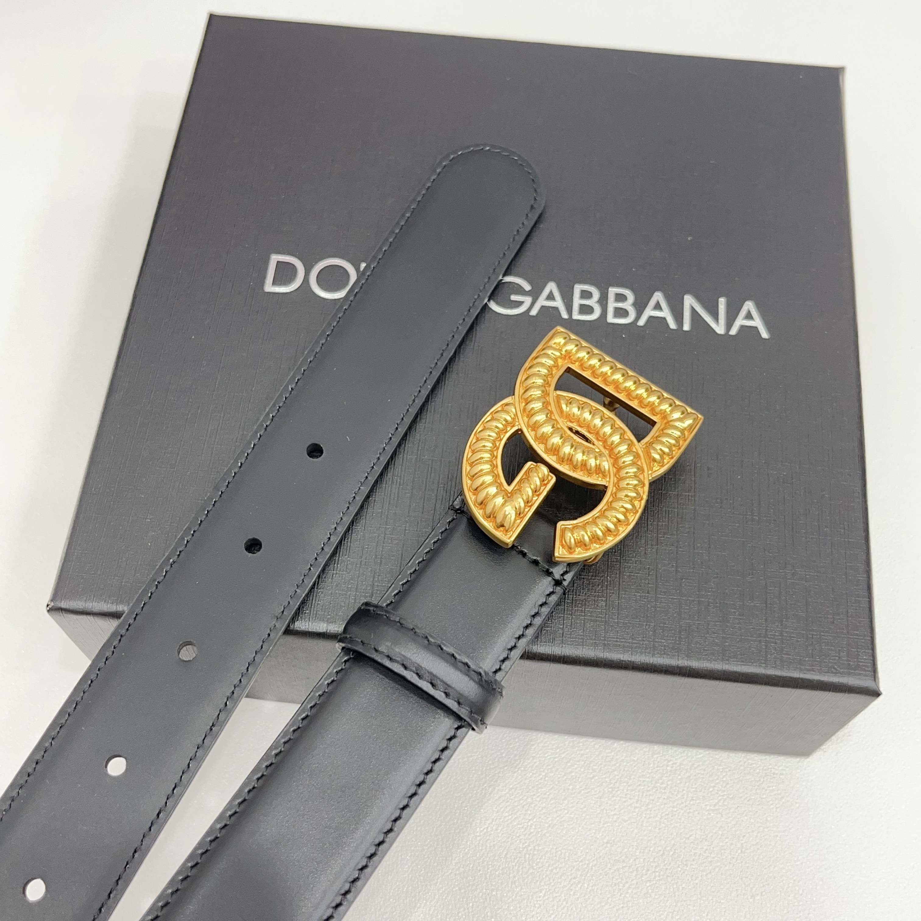 Dolce & Gabbana DG Logo Leather Belt – Gold / Silver / Black Buckle