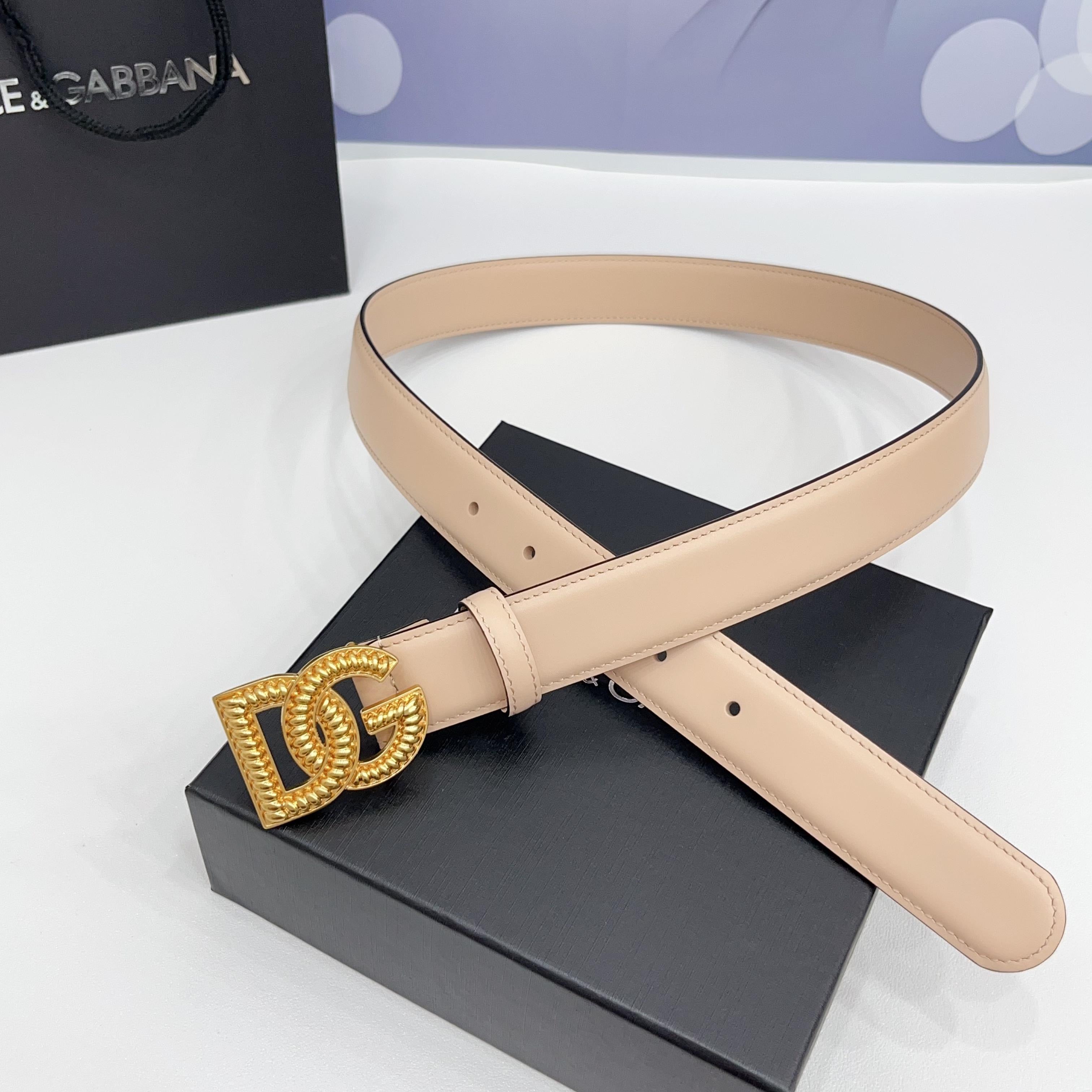 Dolce & Gabbana DG Logo Leather Belt – Gold / Silver / Black Buckle