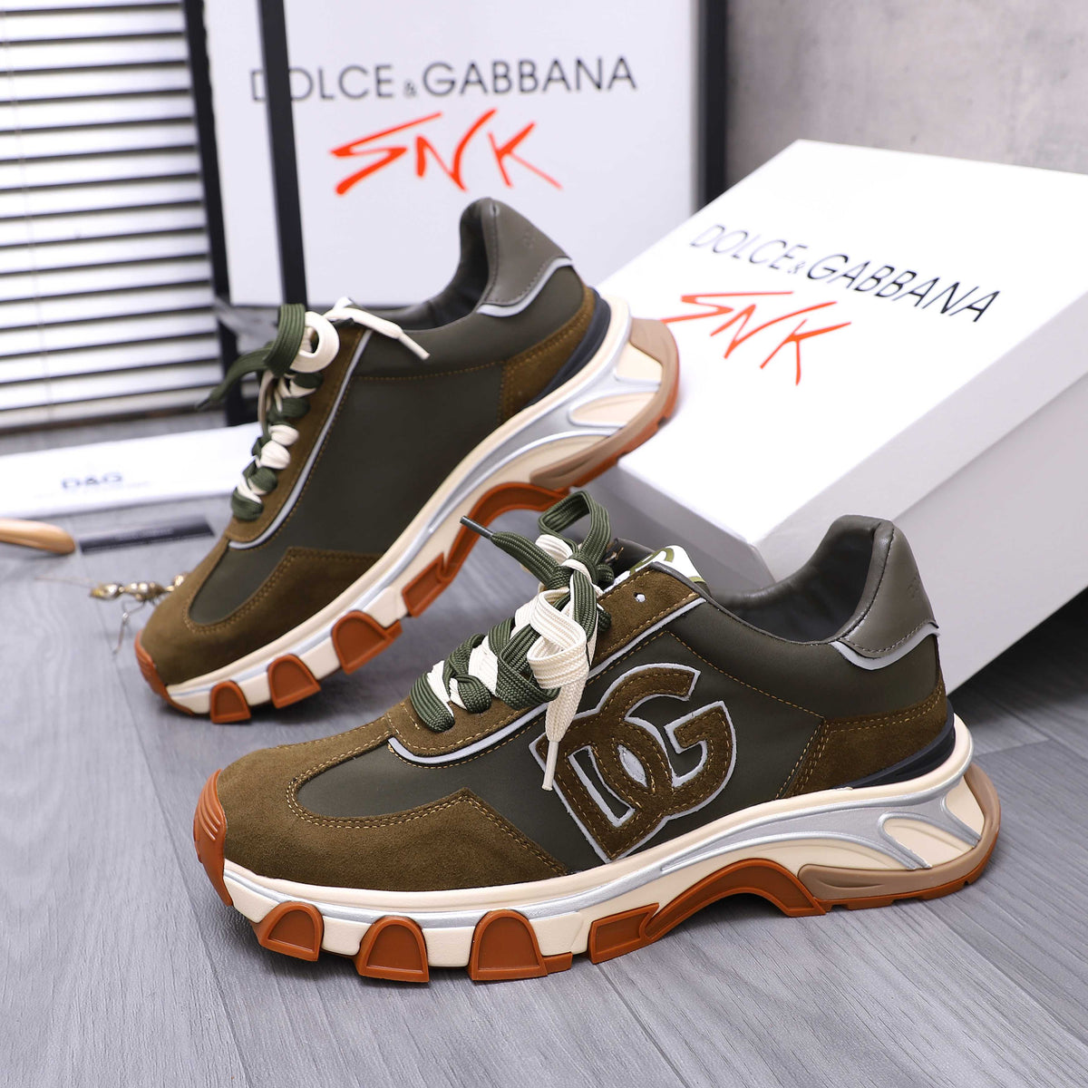 Dolce & Gabbana DG Couple's Suede Casual Sneakers