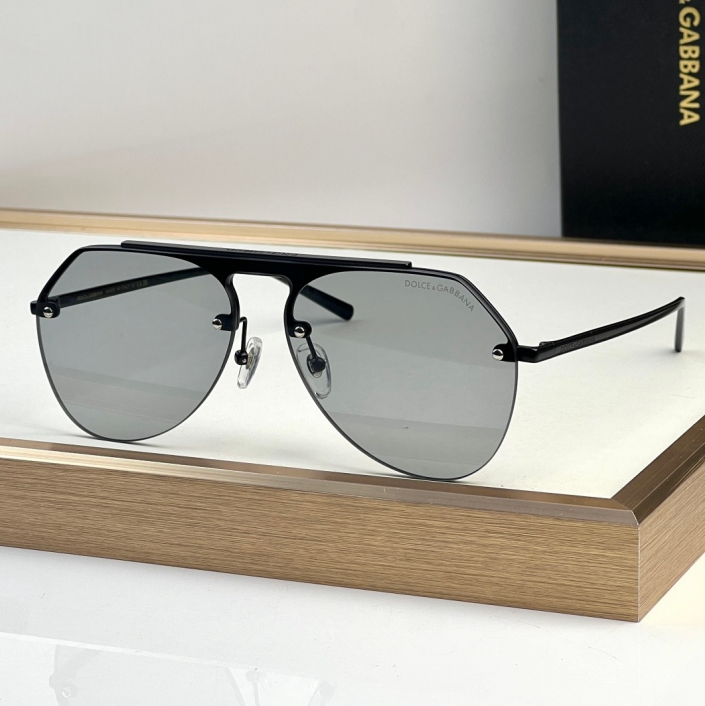 Dolce & Gabbana DG Sunglasses – Oversized Square Frame with Crystal DG Logo | Gold & Black
