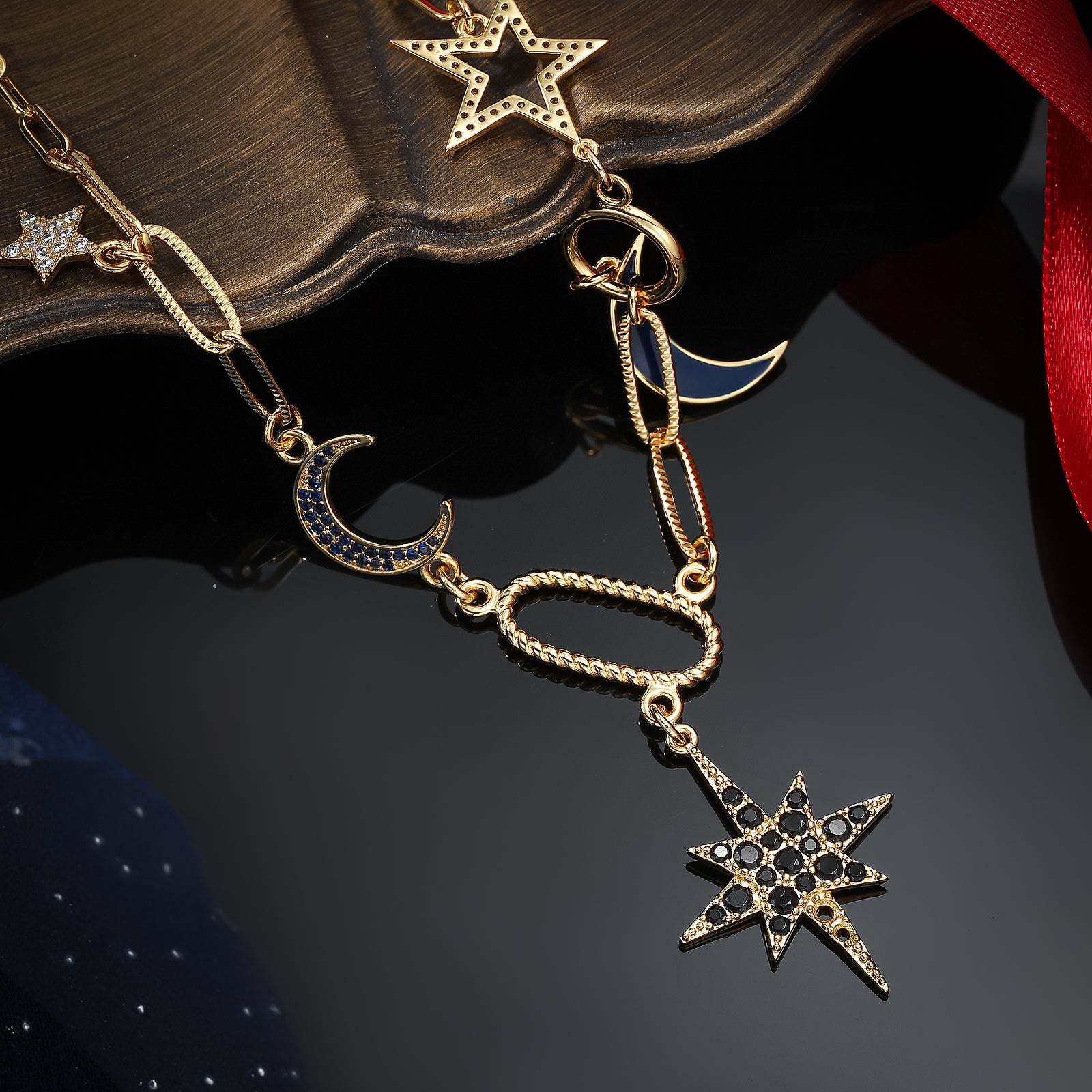 Fashion Jewelry Copper-plated Real Gold Necklace Fashion Design Star And Moon Rhinestone Alloy Necklace