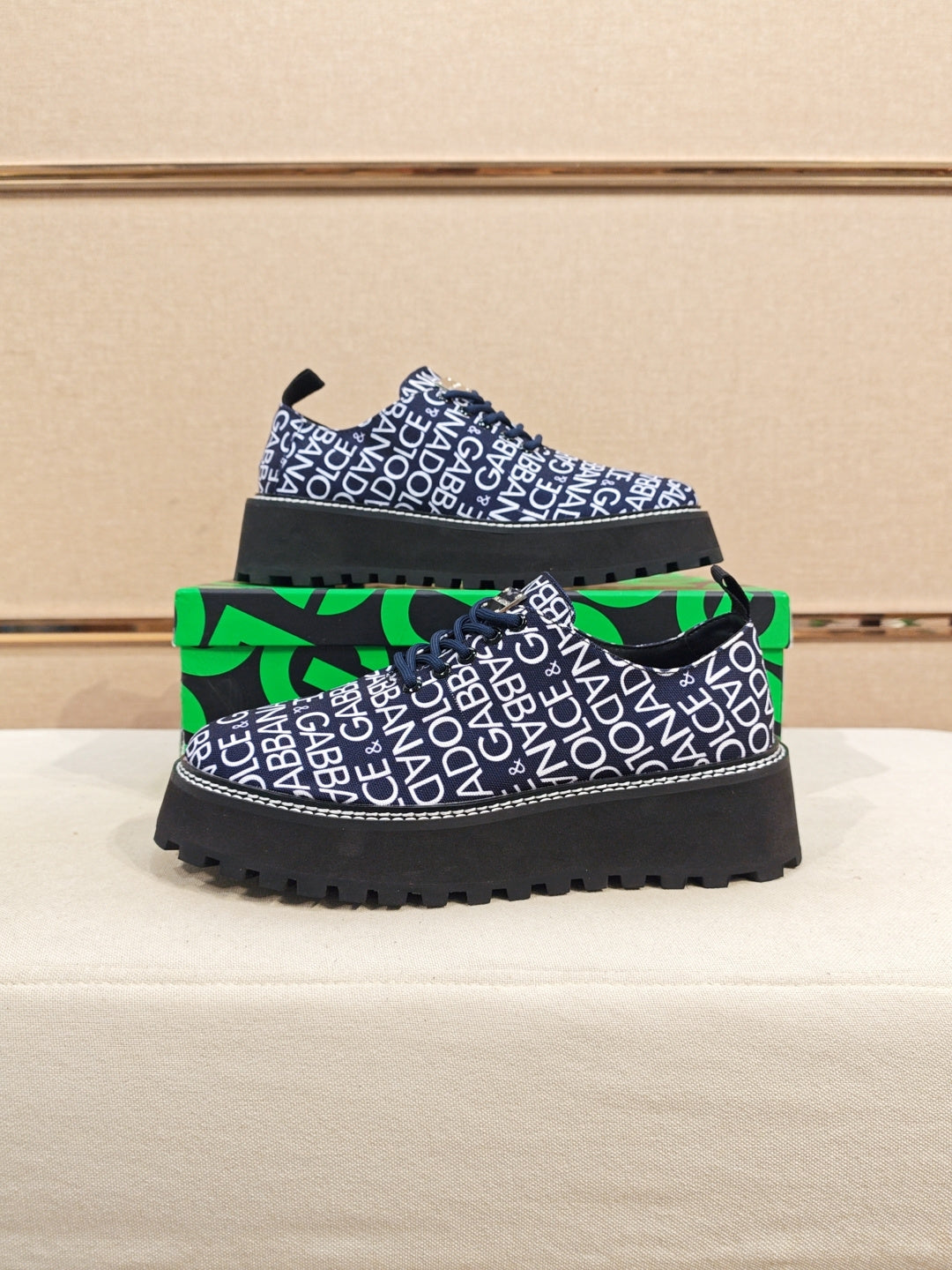 Dolce & Gabbana DG Couple's Athletic Casual Sneakers