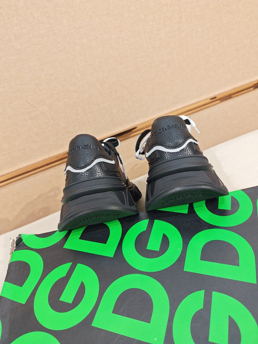 Dolce & Gabbana DG Couple's Athletic Casual Sneakers