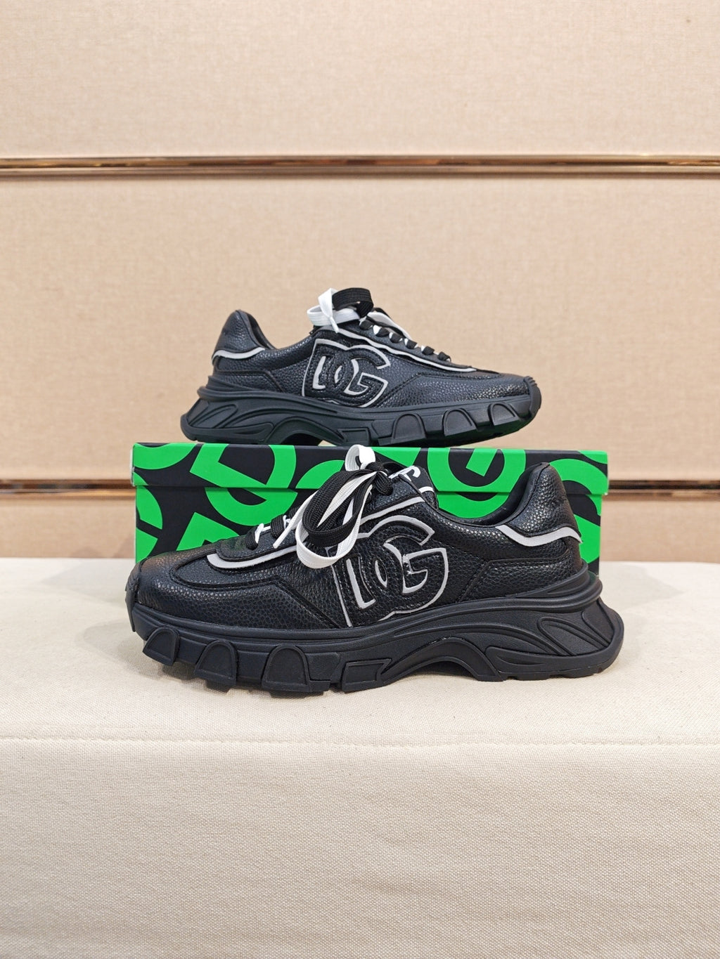 Dolce & Gabbana DG Couple's Athletic Casual Sneakers