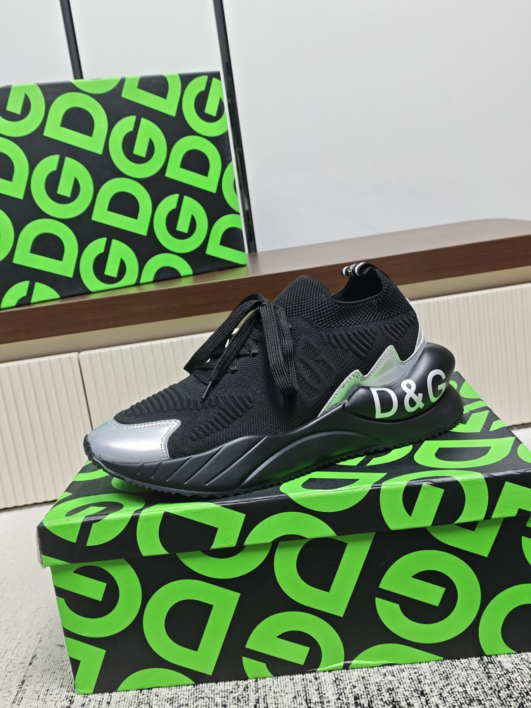 Dolce & Gabbana DG Couple's Athletic Casual Sneakers