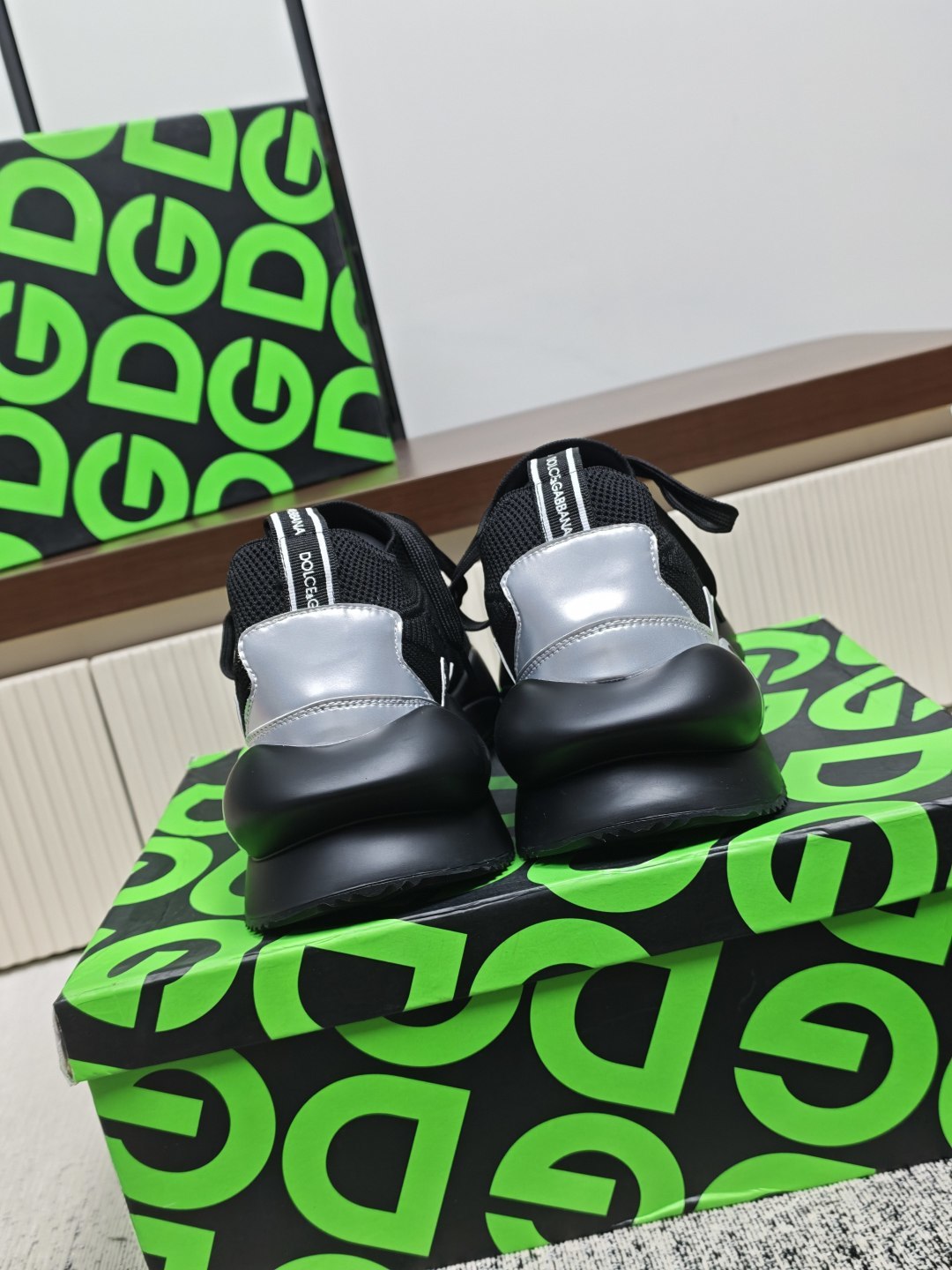 Dolce & Gabbana DG Couple's Athletic Casual Sneakers