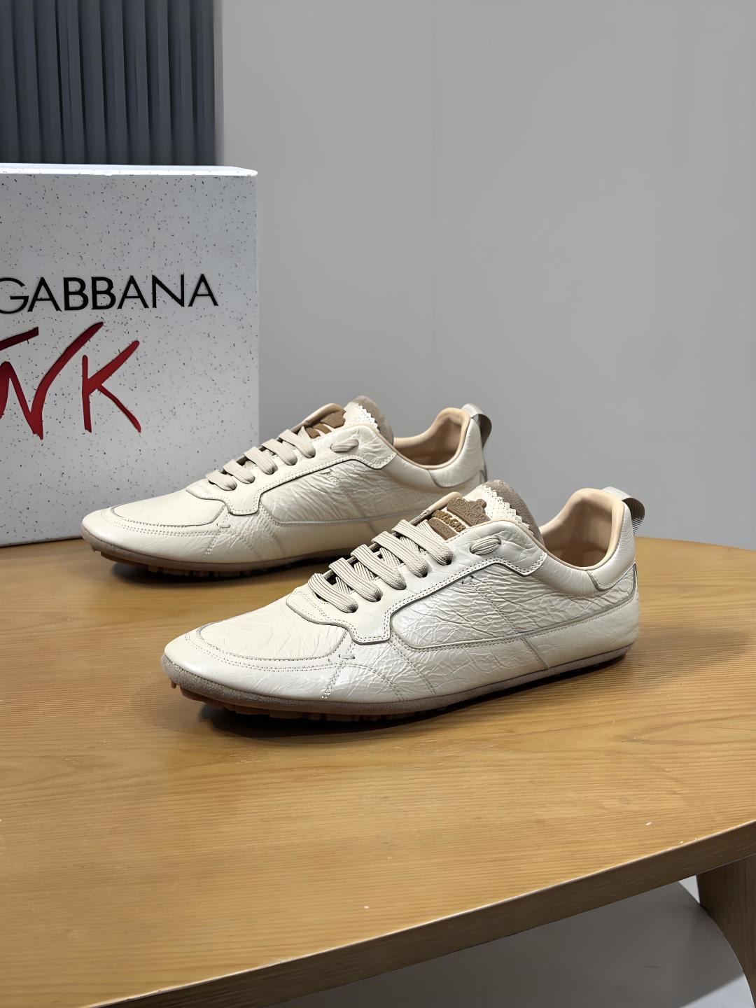 Dolce & Gabbana DG Men's Casual Sneakers with Stitched Logo