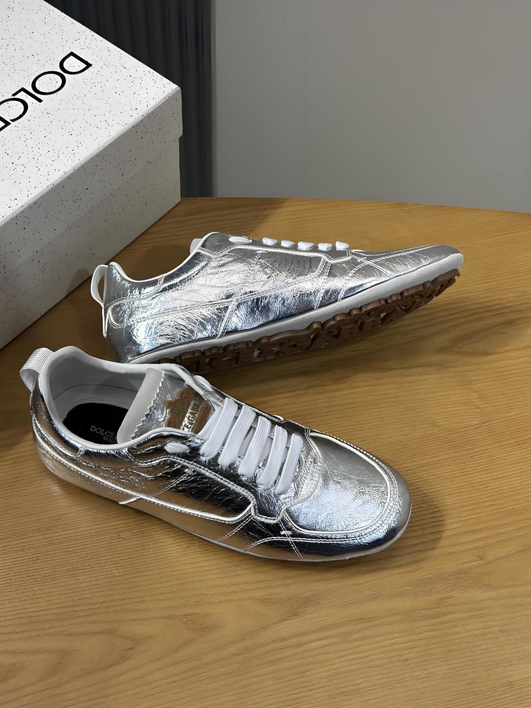 Dolce & Gabbana DG Men's Casual Sneakers with Stitched Logo