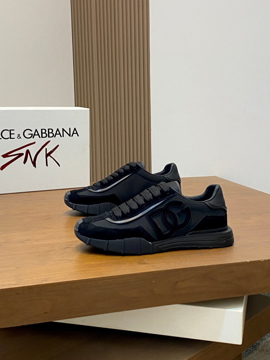 Dolce & Gabbana DG Premium Men's Mixed-Material Casual Sneakers