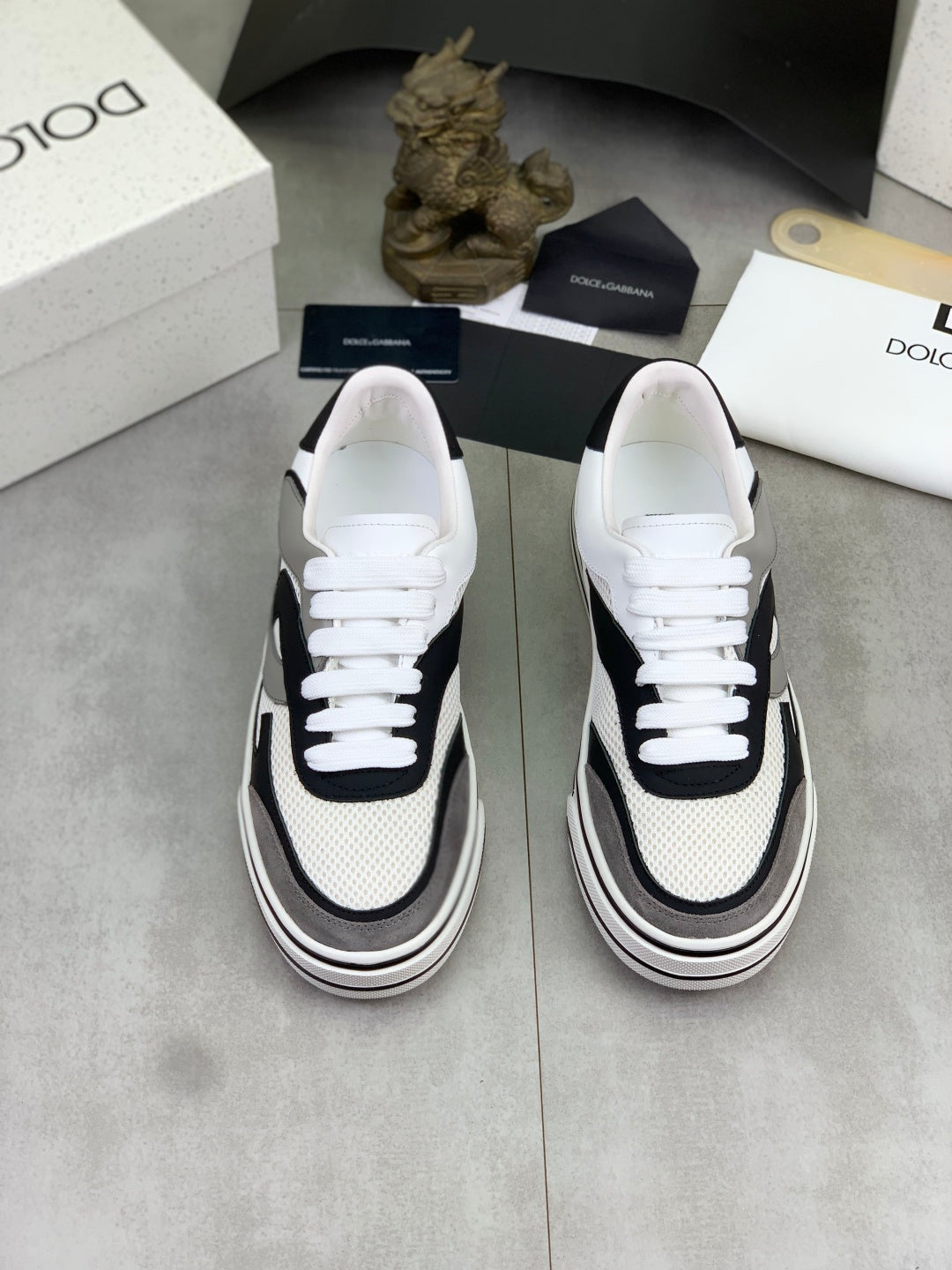 Dolce & Gabbana DG Men's Low-Top Logo Sneakers in Calfskin