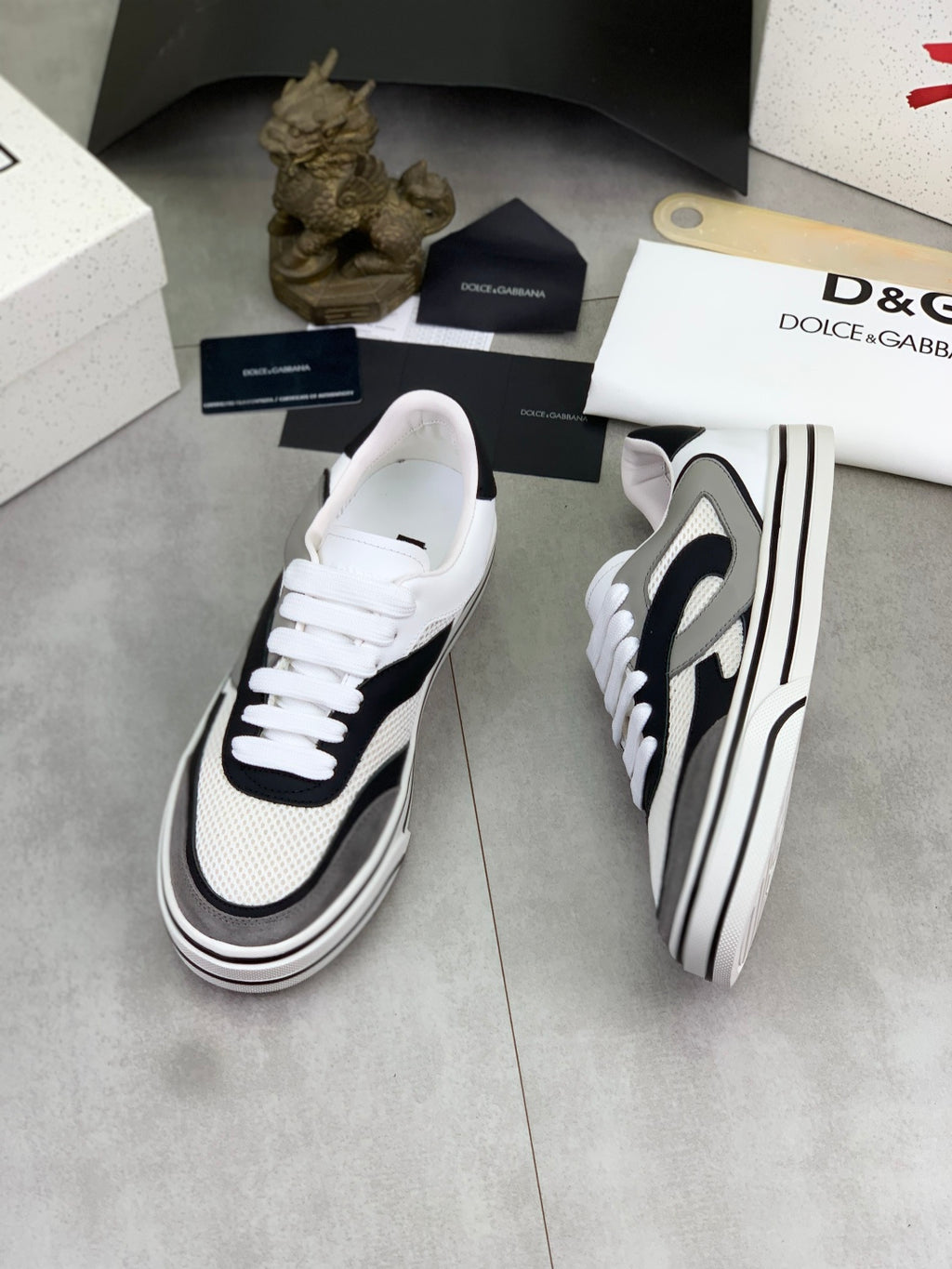 Dolce & Gabbana DG Men's Low-Top Logo Sneakers in Calfskin