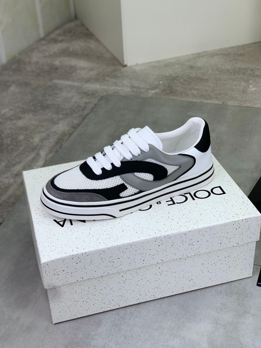 Dolce & Gabbana DG Men's Low-Top Logo Sneakers in Calfskin