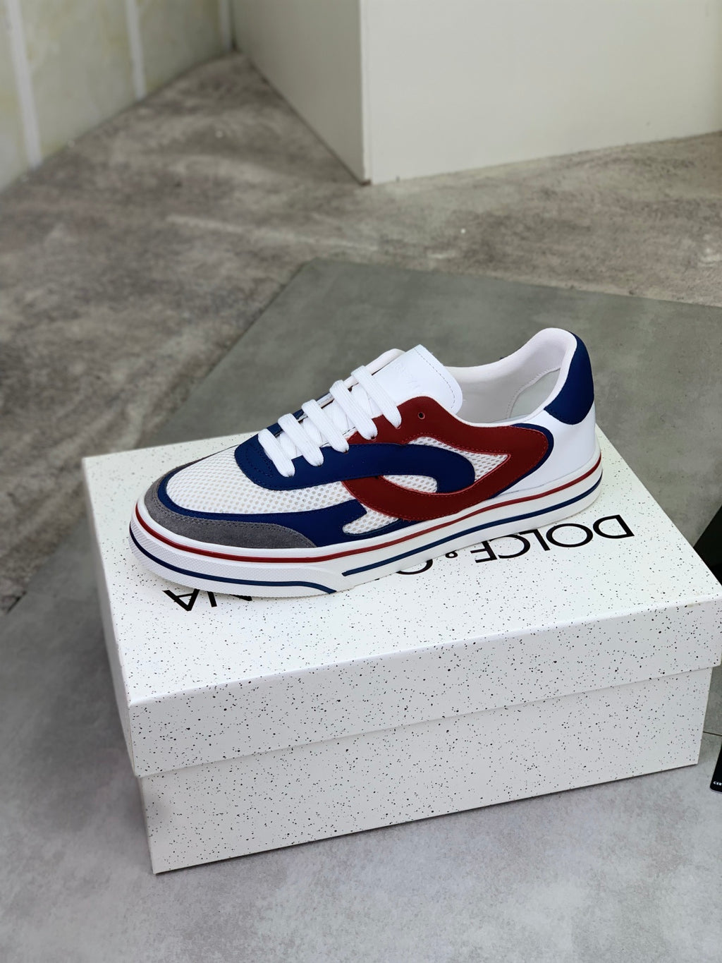 Dolce & Gabbana DG Men's Low-Top Logo Sneakers in Calfskin