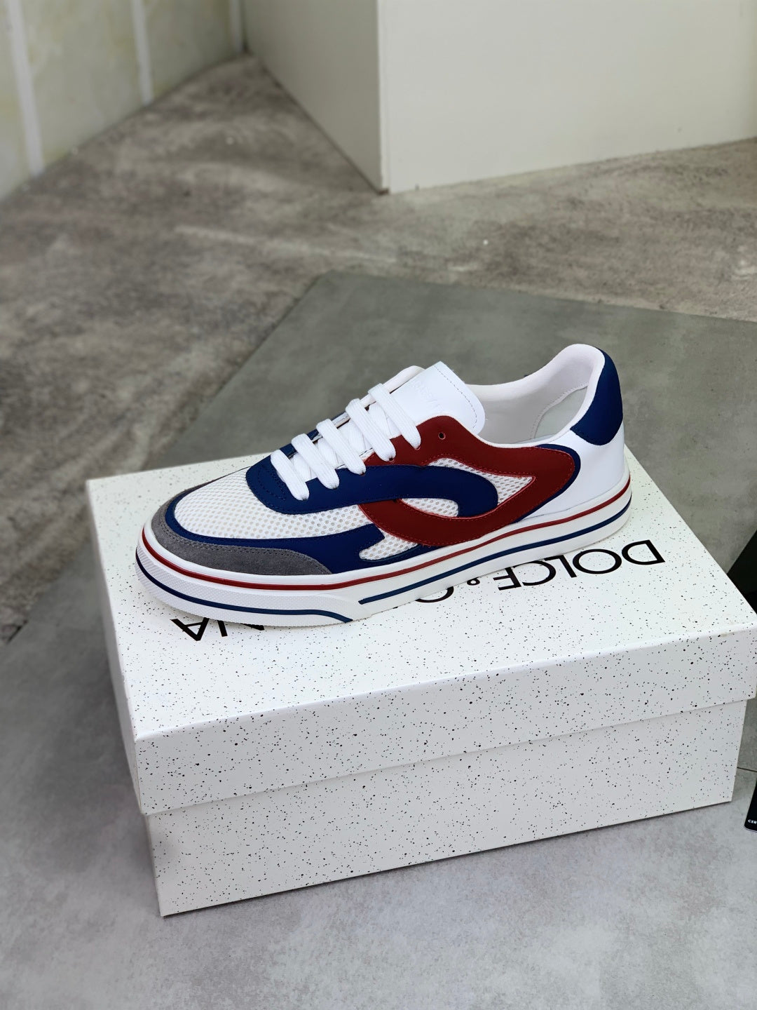 Dolce & Gabbana DG Men's Low-Top Logo Sneakers in Calfskin