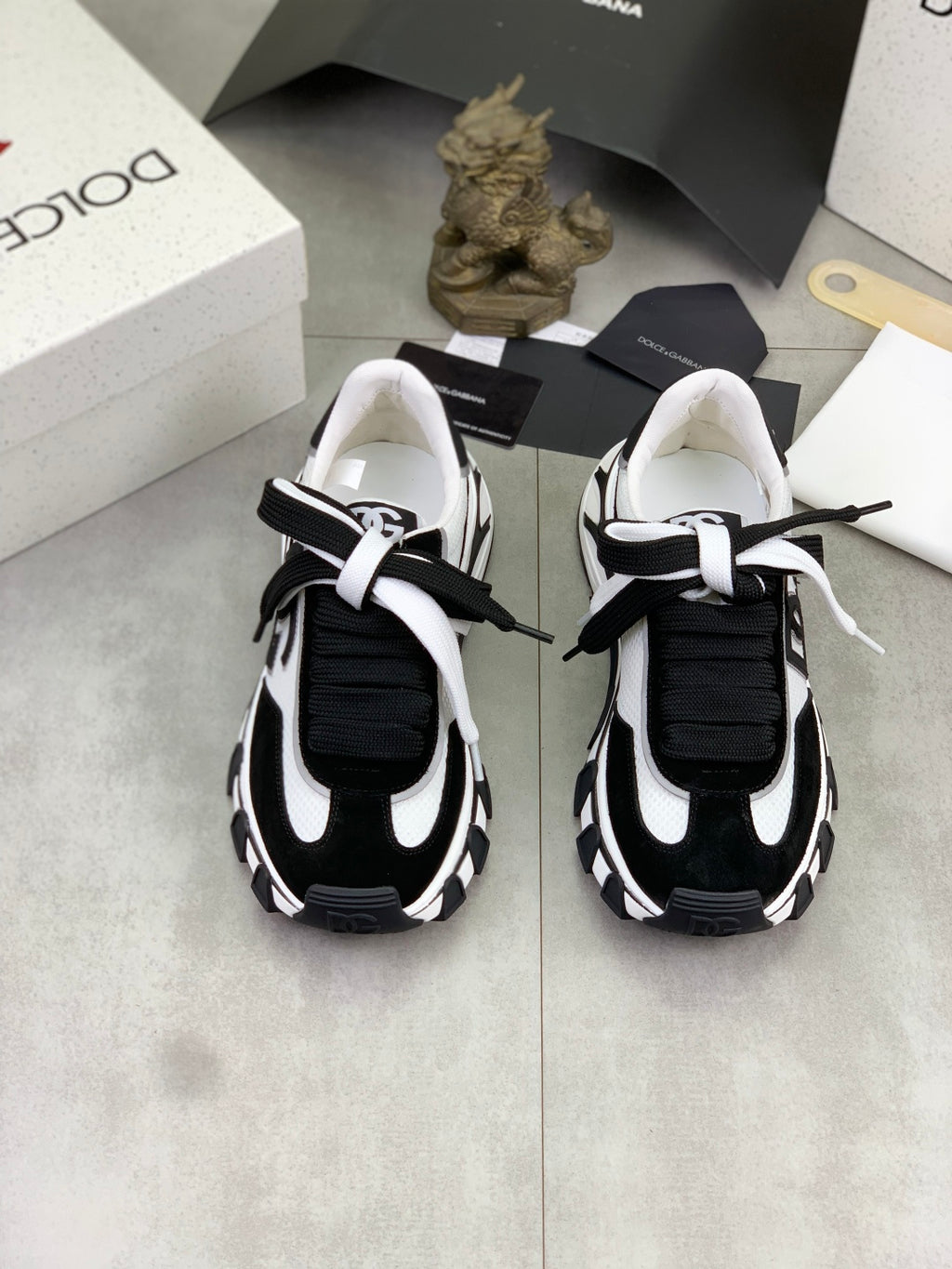 Dolce & Gabbana DG Men's Low-Top Logo Sneakers in Calfskin