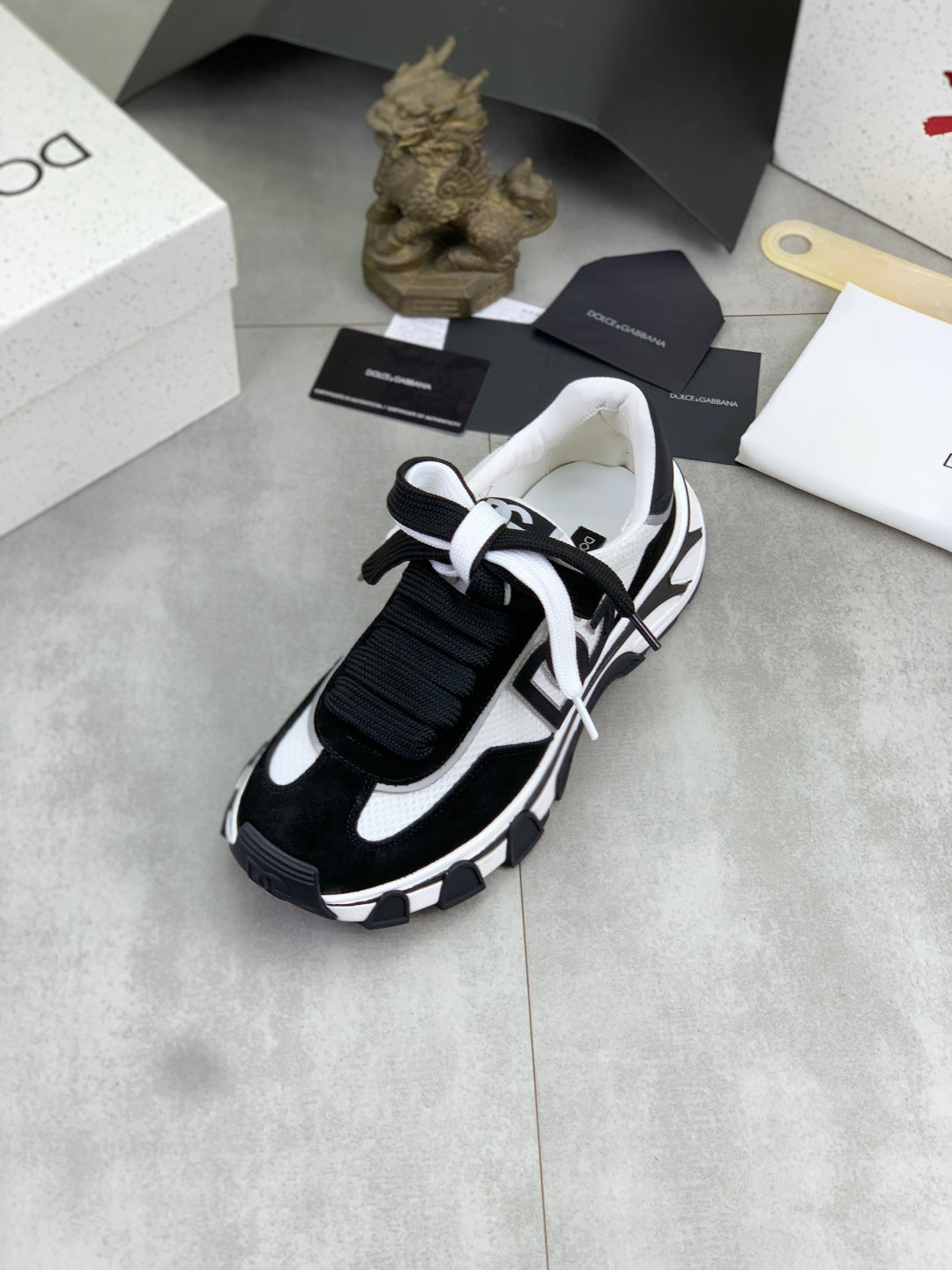Dolce & Gabbana DG Men's Low-Top Logo Sneakers in Calfskin