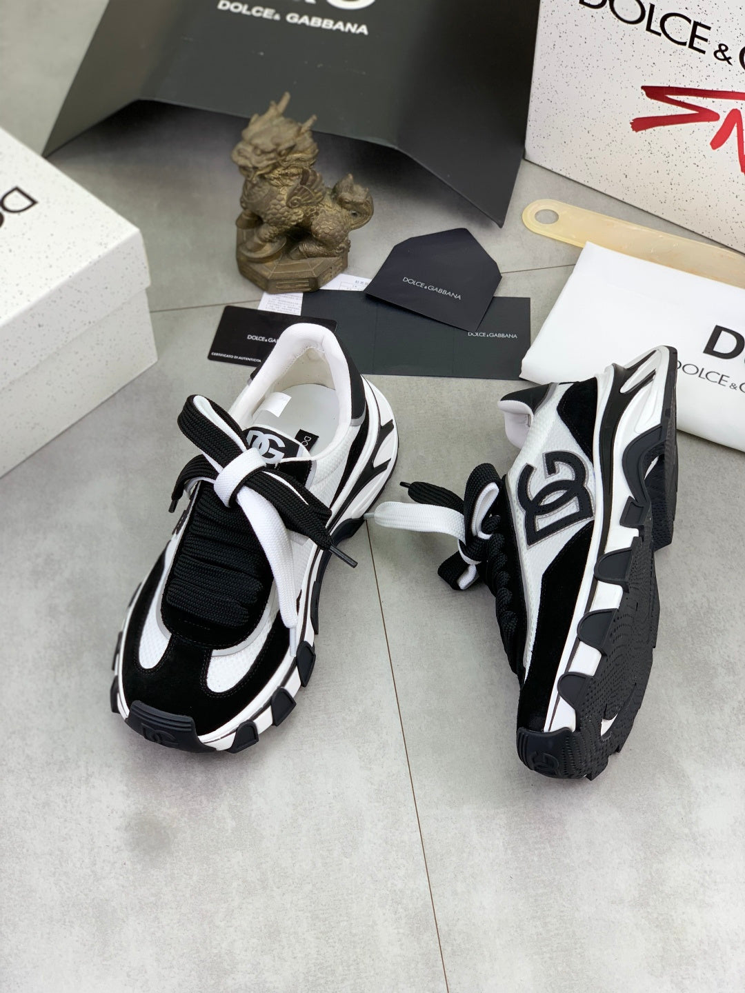 Dolce & Gabbana DG Men's Low-Top Logo Sneakers in Calfskin