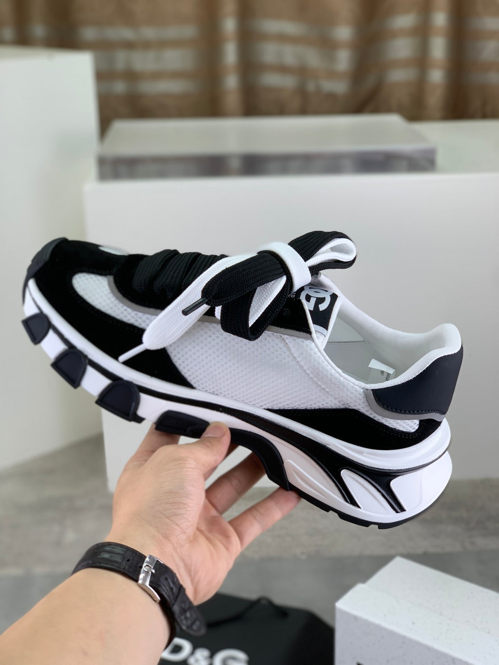 Dolce & Gabbana DG Men's Low-Top Logo Sneakers in Calfskin