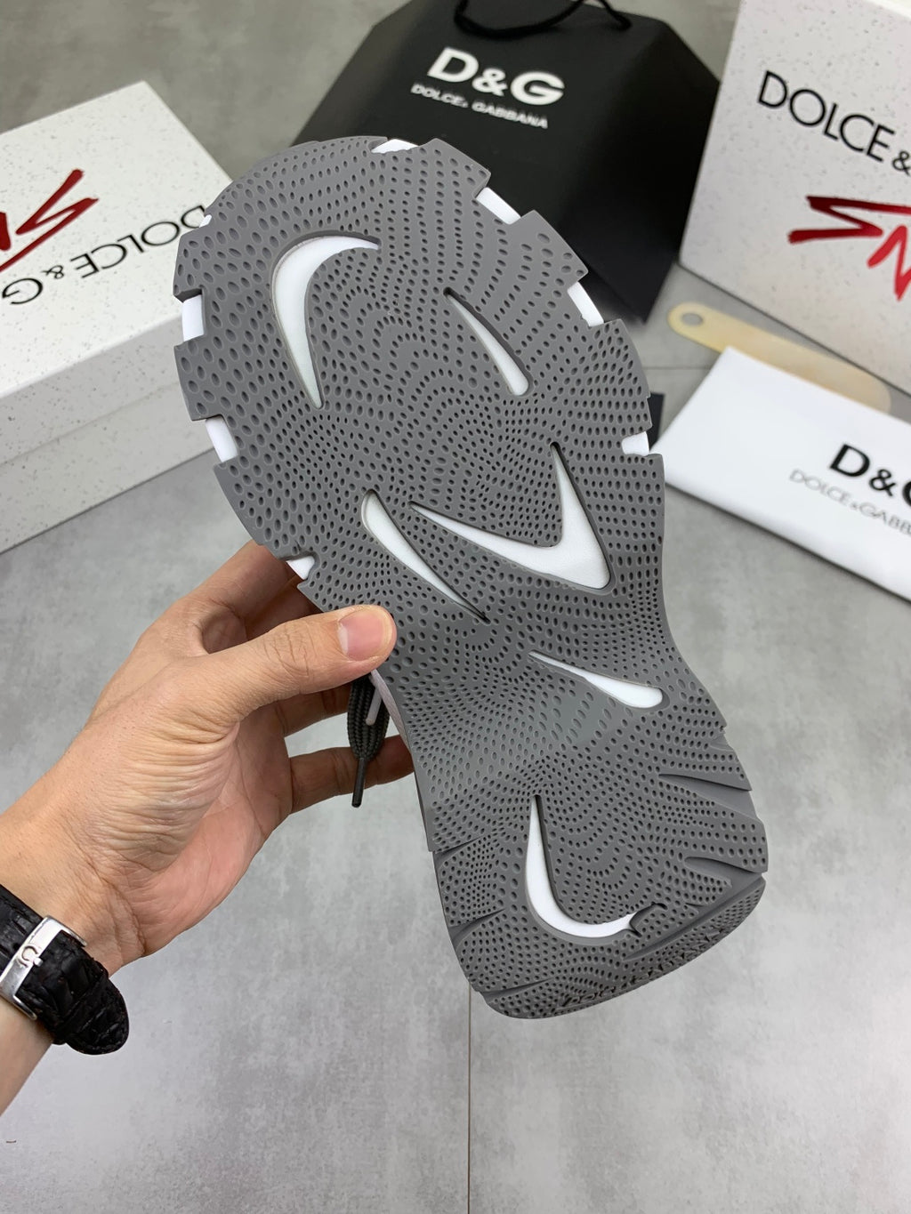 Dolce & Gabbana DG Men's Low-Top Logo Sneakers in Calfskin