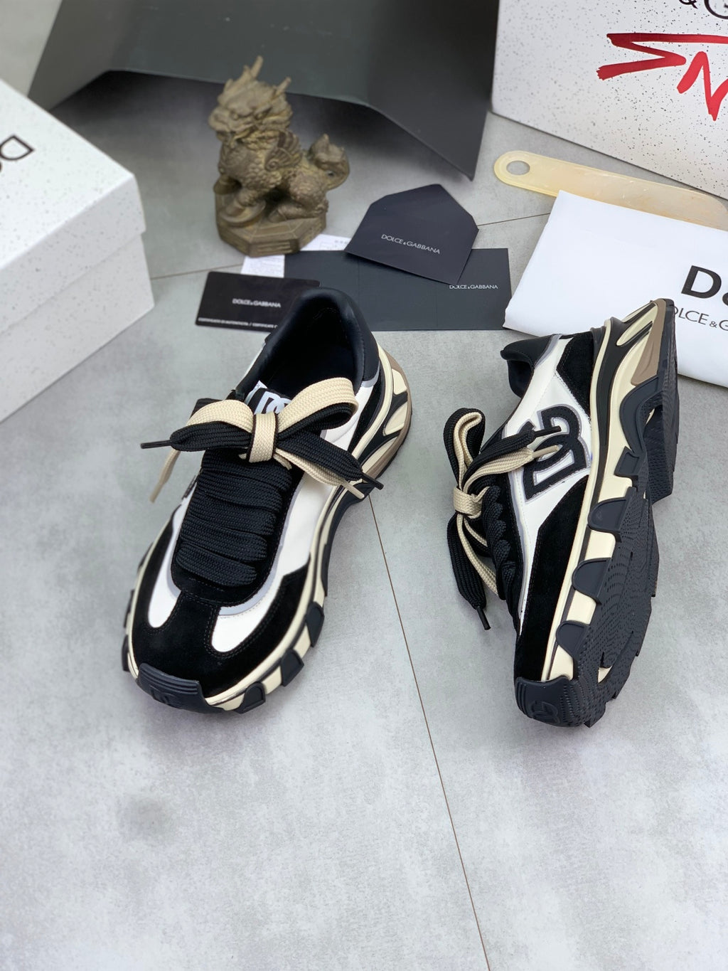 Dolce & Gabbana DG Men's Low-Top Logo Sneakers in Calfskin